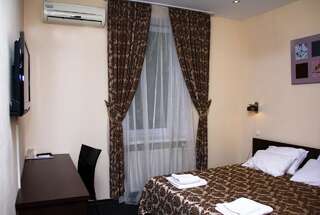 Отель Kizhi Hotel Харьков Стандартный двухместный номер с 1 кроватью или 2 отдельными кроватями-3